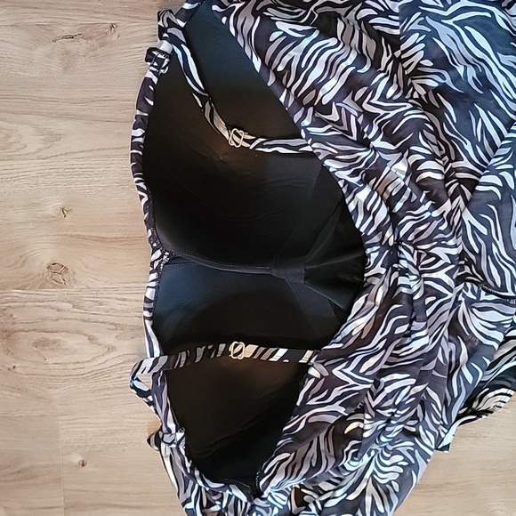 NWT Plus Size 32 Women's Swim Suit - Picture 5 of 6